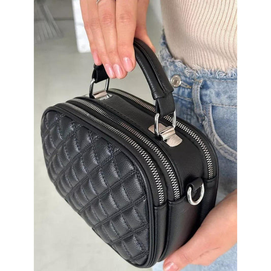 Cartera Bandolera Rígida Capitoneada Para Dama Negro Lisa