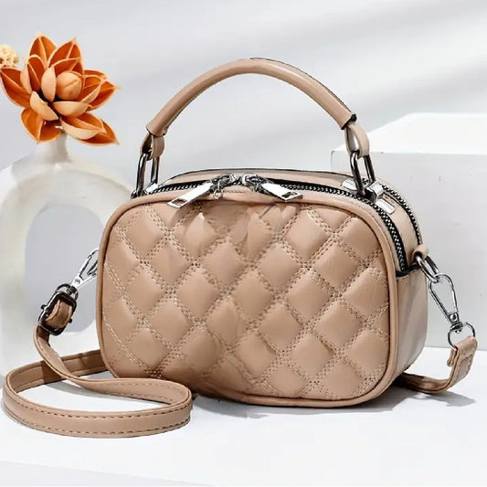 Cartera Bandolera Rígida Capitoneada Para Dama Caqui Lisa