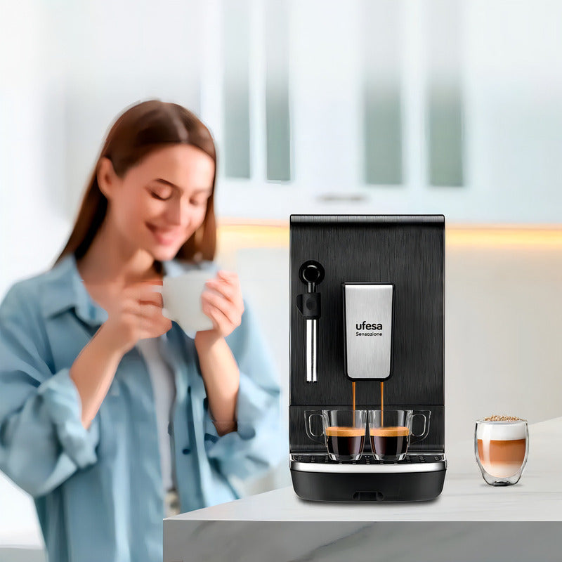 Cafetera Espresso Automatica Ufesa Sensazione Control Digita Color Negro