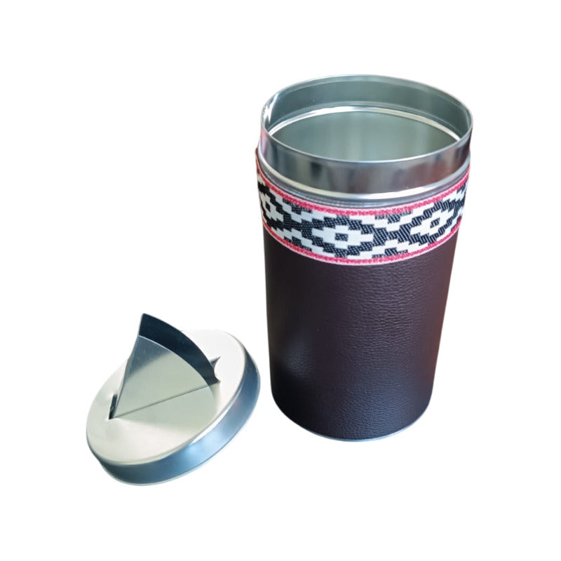 Yerbera Forrada Con Pico Vertedor En Acero Marrón