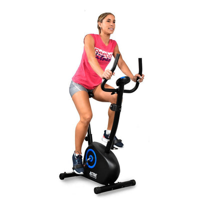 Bicicleta Fija Ergometrica Vertical Active Con Pulsómetro Y Odómetro Color Negro
