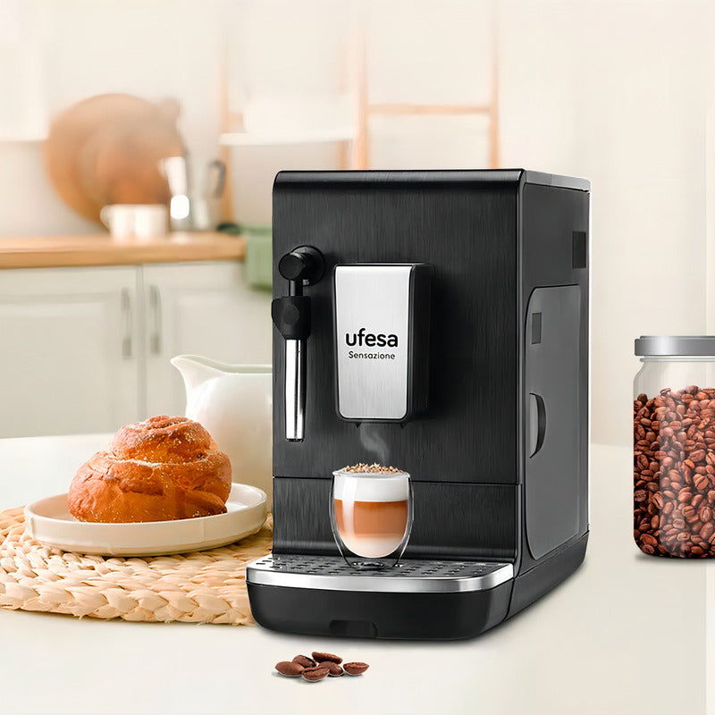 Cafetera Espresso Automatica Ufesa Sensazione Control Digita Color Negro