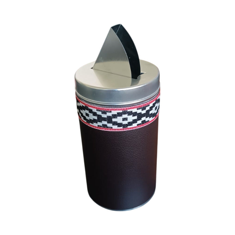 Yerbera Forrada Con Pico Vertedor En Acero Marrón