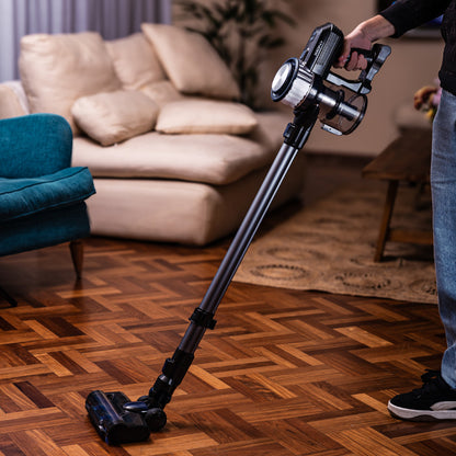 Aspiradora Vertical Inalámbrica Xion Xi-vcw222 Color Negro