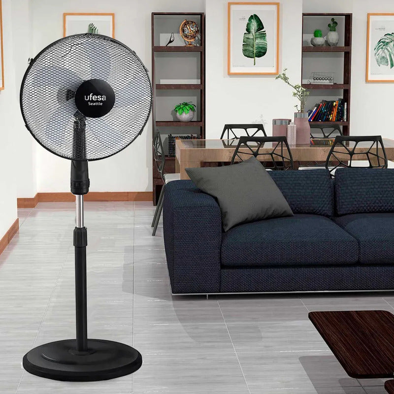 Ventilador De Pedestal 16 50w Ufesa Seattle 3 Aspas Color Ne 40.64 Cm 60 Hz Negro Azul Plástico 5